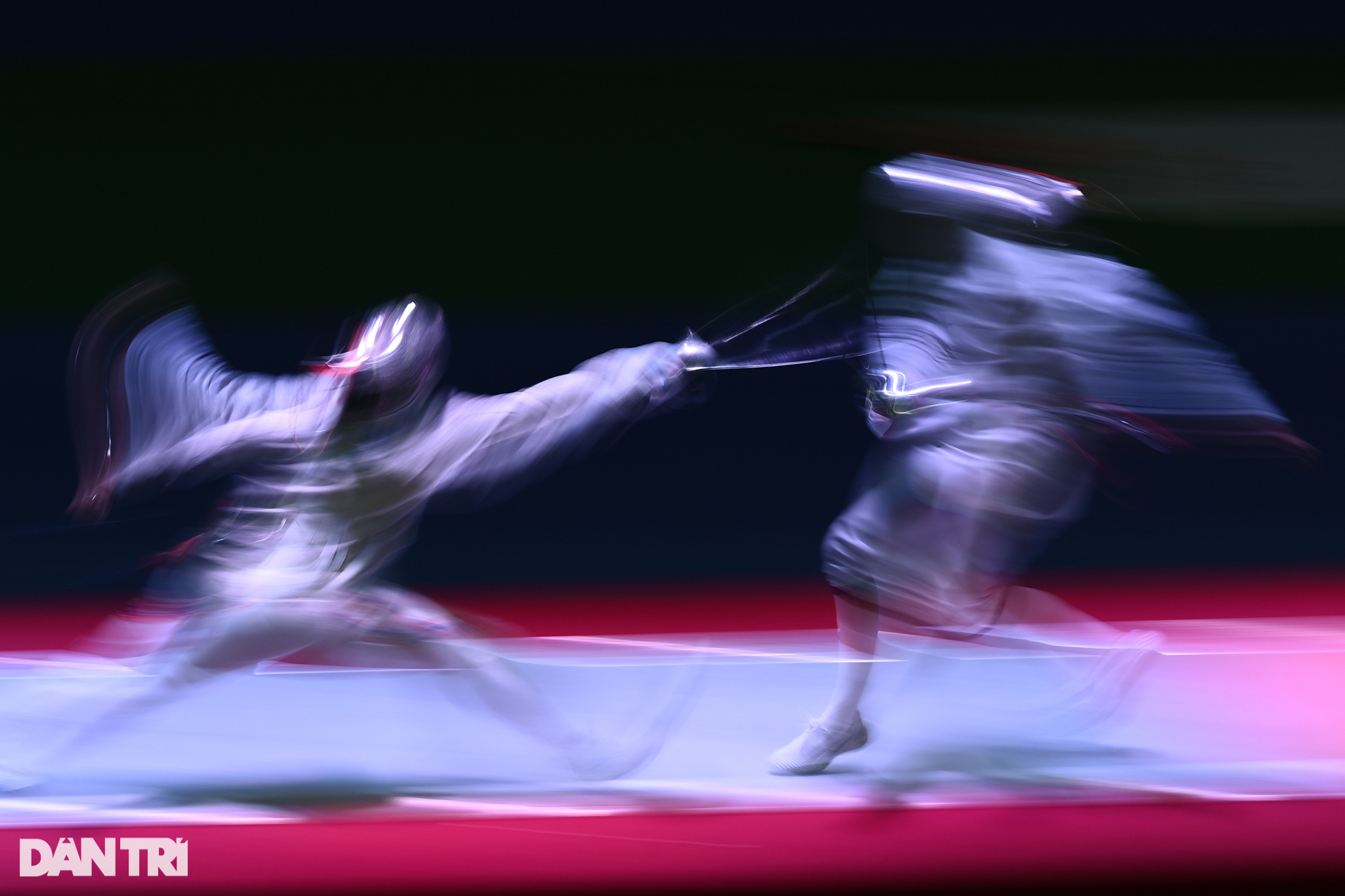 Ngắm những đường kiếm sáng loáng nhanh như điện tại SEA Games 31 - 12 Ngắm những đường kiếm sáng loáng nhanh như điện tại SEA Games 31 - 12