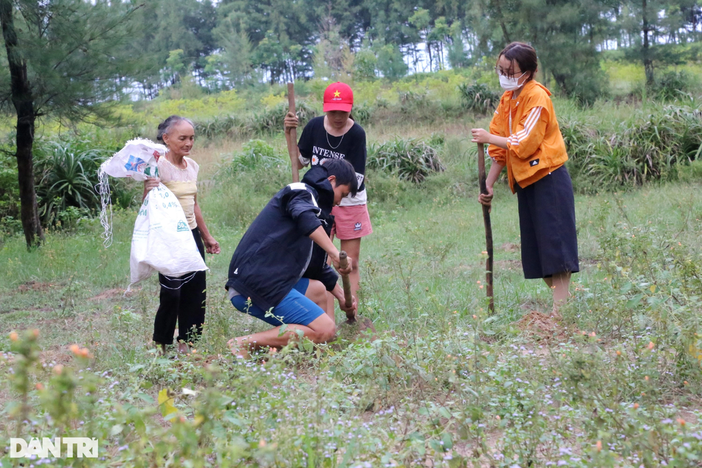 Đổ xô đi săn loài côn trùng phiêu lưu ký - 2 Đổ xô đi săn loài côn trùng phiêu lưu ký - 2