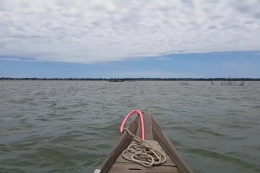 Du ngoạn cùng ngư dân trên đầm phá Huế