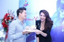 Hoàng Yến hạnh phúc trong ngày sinh nhật