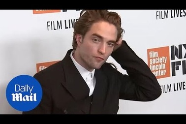 Robert Pattinson lịch lãm trên thảm đỏ