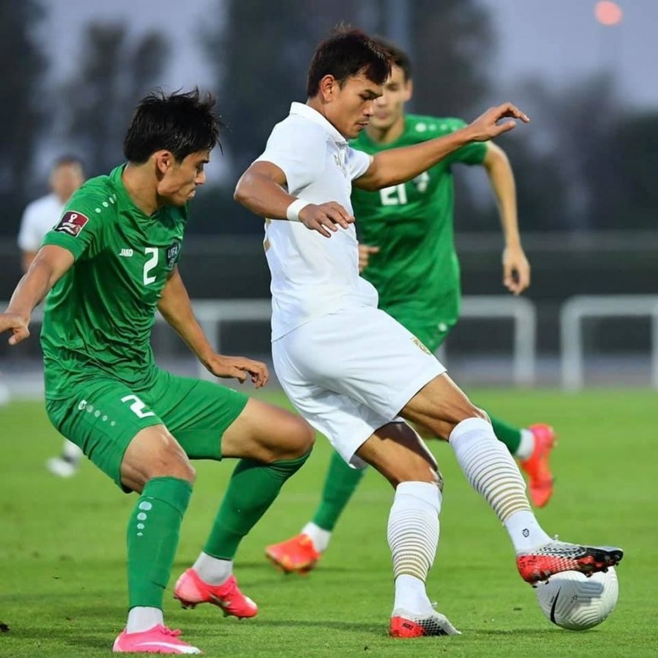 Đội tuyển Thái Lan thua choáng váng trên đất UAE - 1 Đội tuyển Thái Lan thua choáng váng trên đất UAE - 1