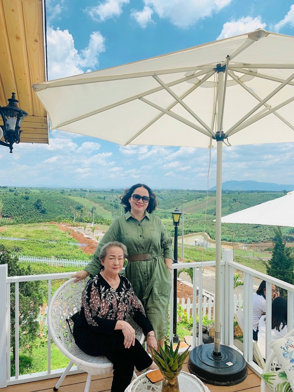 Nghỉ dưỡng và sinh lời - xu hướng thu hút giới showbiz đua nhau lựa chọn ngôi nhà thứ hai - 5 Nghỉ dưỡng và sinh lời - xu hướng thu hút giới showbiz đua nhau lựa chọn ngôi nhà thứ hai - 5