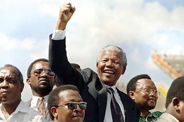 Ông Mandela nhập viện trong tình trạng nghiêm trọng