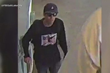 Mỹ công bố ảnh nghi phạm ám sát đồng minh của Tổng thống Donald Trump