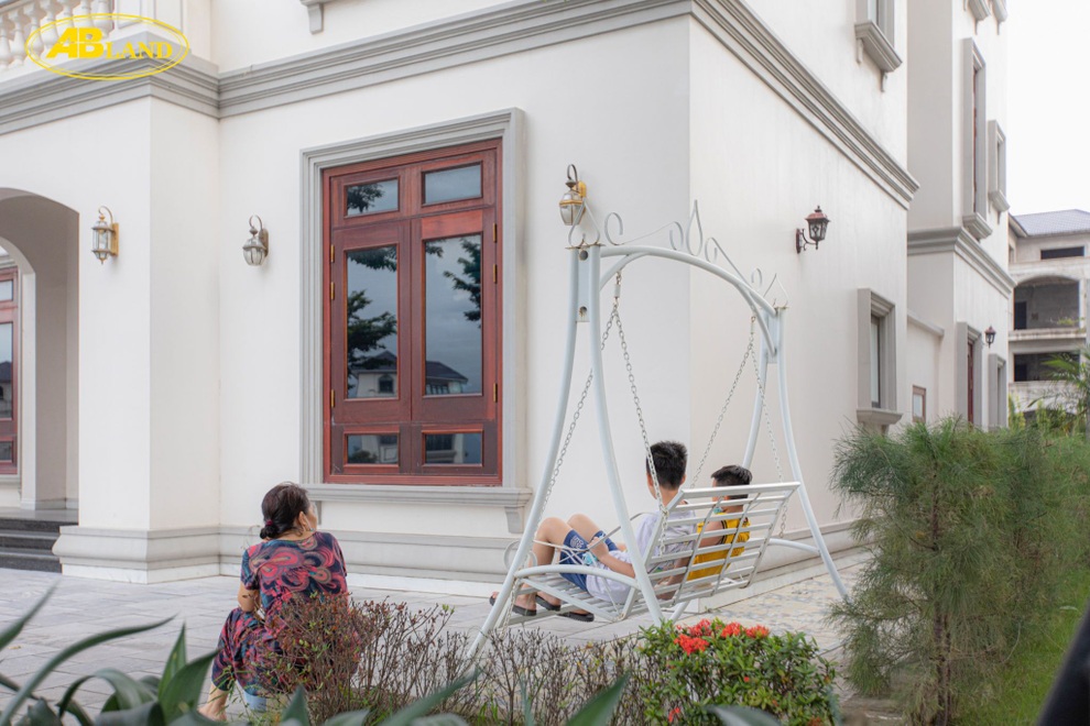 Giữa bão Covid-19, cuộc sống tại Beverly Hills Hạ Long vẫn bình yên đến lạ - 4 Giữa bão Covid-19, cuộc sống tại Beverly Hills Hạ Long vẫn bình yên đến lạ - 4