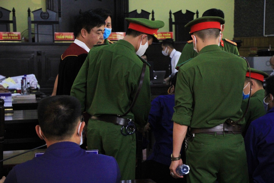 Xét xử vụ gian lận thi cử ở Sơn La: Cựu Giám đốc sở GD-ĐT xin vắng mặt - 11 Xét xử vụ gian lận thi cử ở Sơn La: Cựu Giám đốc sở GD-ĐT xin vắng mặt - 11