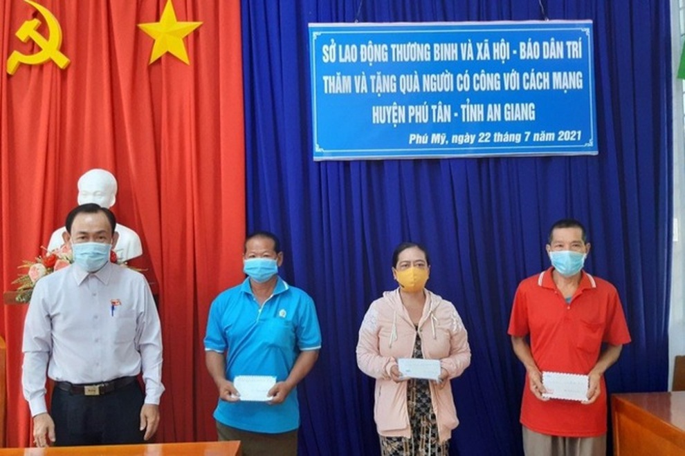 Tri ân 27/7: Những suất quà được trao giữa tâm dịch Covid-19 tại ĐBSCL - 5 Tri ân 27/7: Những suất quà được trao giữa tâm dịch Covid-19 tại ĐBSCL - 5