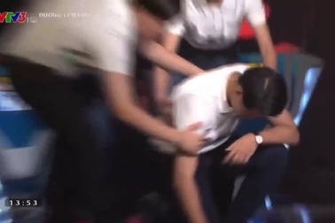 Olympian "không đối thủ ở cuộc thi Tuần" bật khóc vì thua sát nút ở cuộc thi Tháng