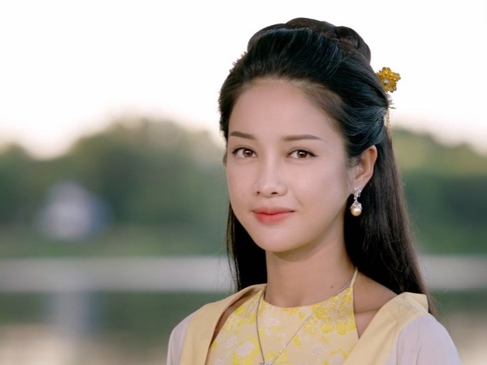 Soi nhan sắc hai người đẹp vào vai Thúy Kiều trên màn ảnh rộng - 3 Soi nhan sắc hai người đẹp vào vai Thúy Kiều trên màn ảnh rộng - 3