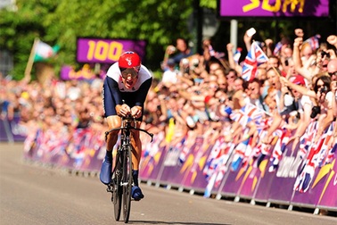 Bradley Wiggins bước vào ngôi đền huyền thoại của thể thao VQ Anh