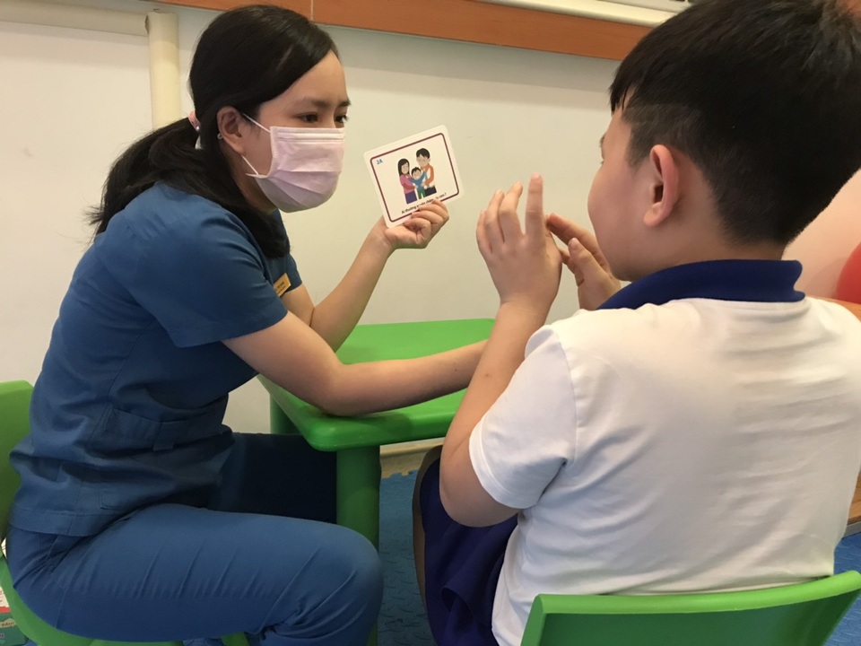 Tạp chí khoa học danh tiếng hàng đầu thế giới công bố nghiên cứu điều trị tự kỷ của Vinmec - 2