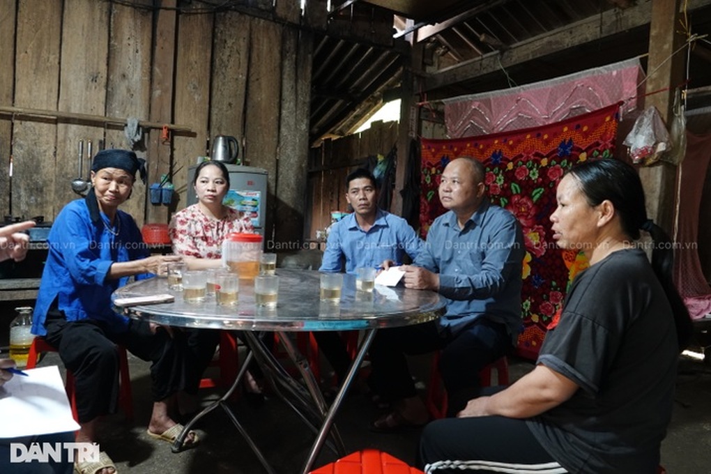 Gia đình khổ tận cùng: Chồng bại liệt và lao phổi, vợ tâm thần mắc ung thư - 3 Gia đình khổ tận cùng: Chồng bại liệt và lao phổi, vợ tâm thần mắc ung thư - 3