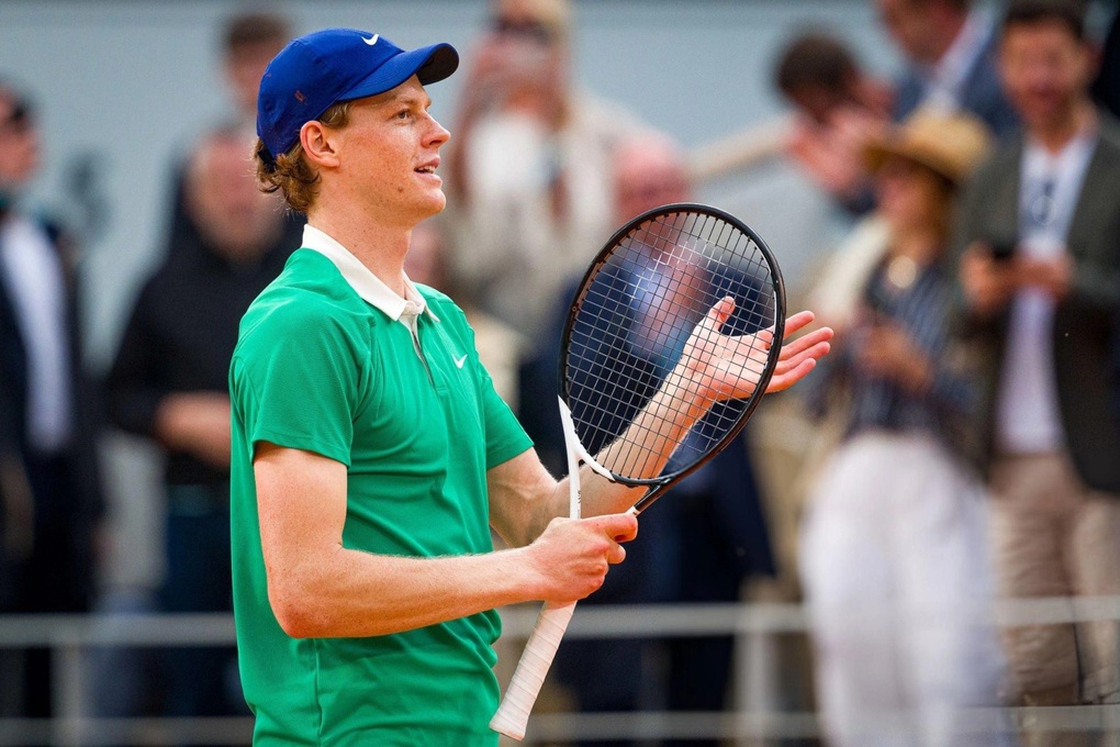 Sinner faces Djokovic in Roland Garros semi-finals - 1 Sinner chạm mặt Djokovic tại bán kết Roland Garros - 1