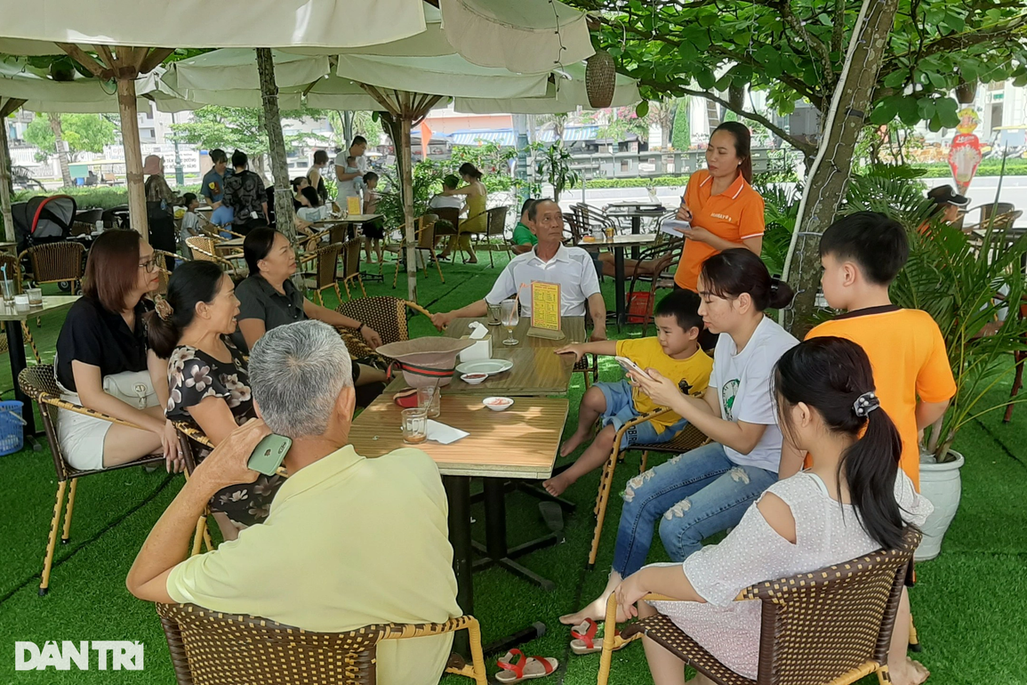 Vì sao đón hơn 650 nghìn khách dịp lễ, Sầm Sơn không xảy ra nạn ép khách? - 2 Vì sao đón hơn 650 nghìn khách dịp lễ, Sầm Sơn không xảy ra nạn ép khách? - 2
