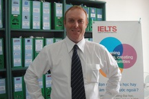 Video: Ông Carl Owen trả lời phỏng vấn bạn đọc Dân trí