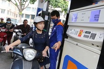 1 lít xăng "cõng" 4.000 đồng thuế môi trường: Bộ Tài chính nói "đa số ý kiến đều nhất trí"