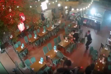 Hà Nội: Nhóm đối tượng vô cớ tấn công người dân trong đêm