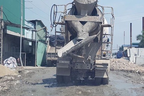 Mục sở thị một trong những "thủ phạm" khiến sông Cầu "giãy chết"!