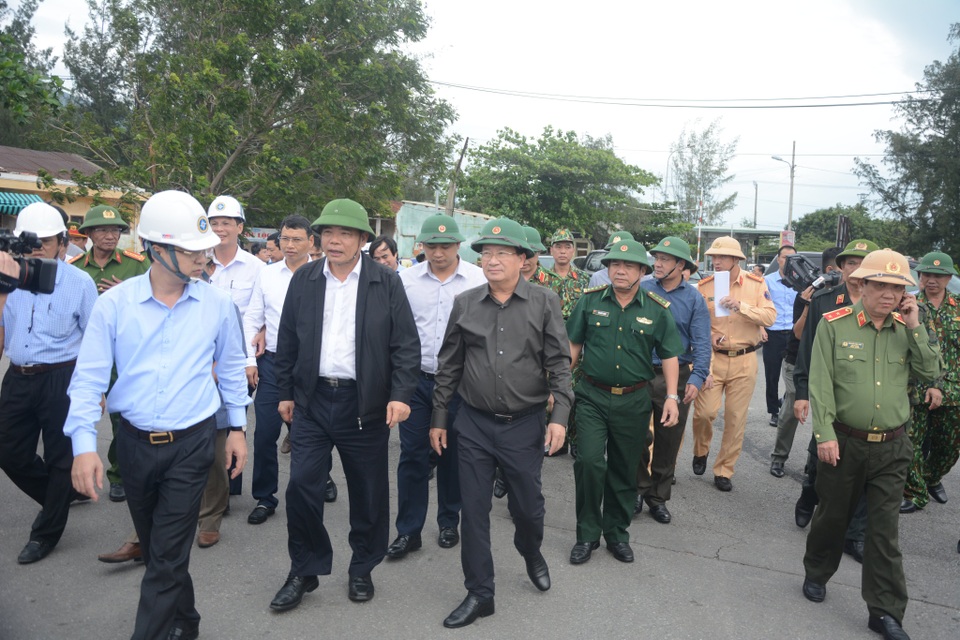 Bão số 9 là cơn bão nguy hiểm nhất trong 20 năm trở lại đây vào miền Trung - 3 Bão số 9 là cơn bão nguy hiểm nhất trong 20 năm trở lại đây vào miền Trung - 3