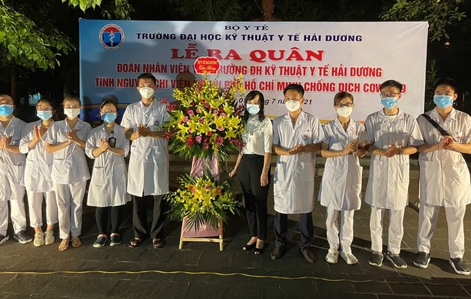 Sinh viên Đại học Kỹ thuật y tế Hải Dương tình nguyện vào TP Hồ Chí Minh chống dịch - Ảnh 1.