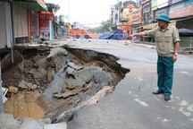 Hố tử thần ở Hà Nội đã "nở" tới hơn 100m2