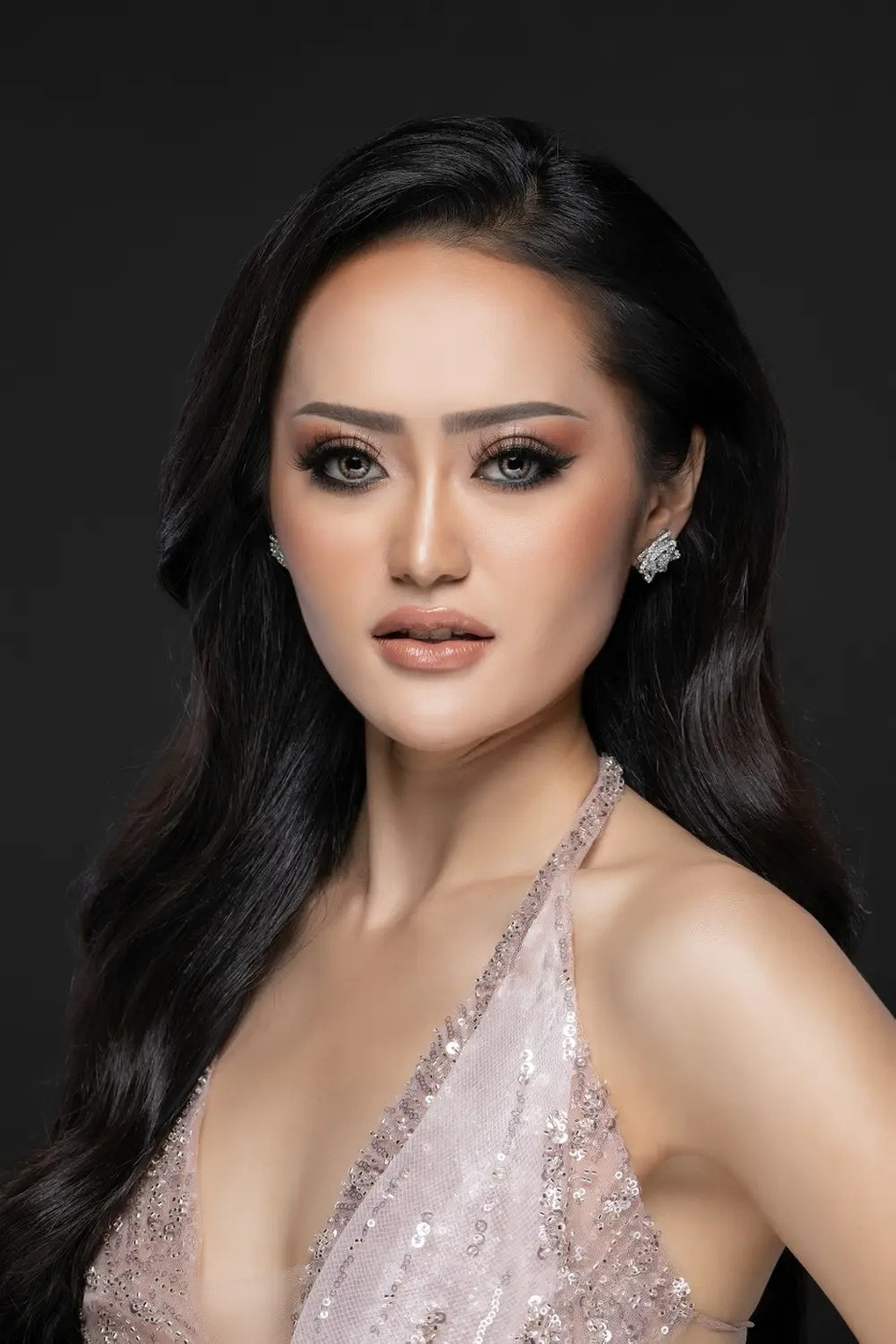 Người đẹp đầu tiên của Lào lọt Top Hoa hậu Hoàn vũ - 8 Người đẹp đầu tiên của Lào lọt Top Hoa hậu Hoàn vũ - 8