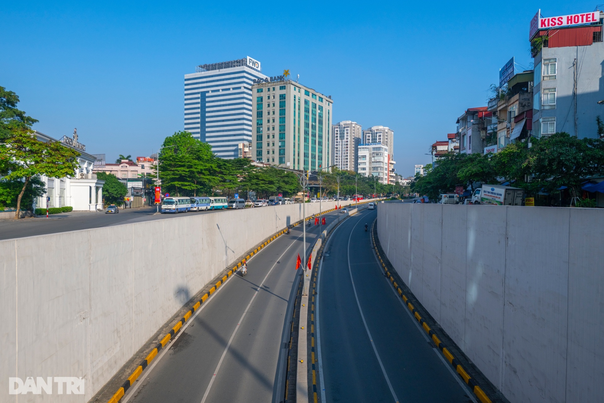 Đường phố Hà Nội thông thoáng, người dân thảnh thơi vui chơi nghỉ lễ - 4 Đường phố Hà Nội thông thoáng, người dân thảnh thơi vui chơi nghỉ lễ - 4
