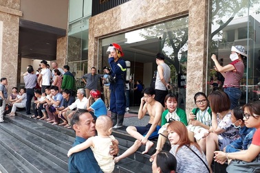 Dân chung cư cao cấp F.Home hoảng loạn vì đám cháy trong ngày nghỉ lễ