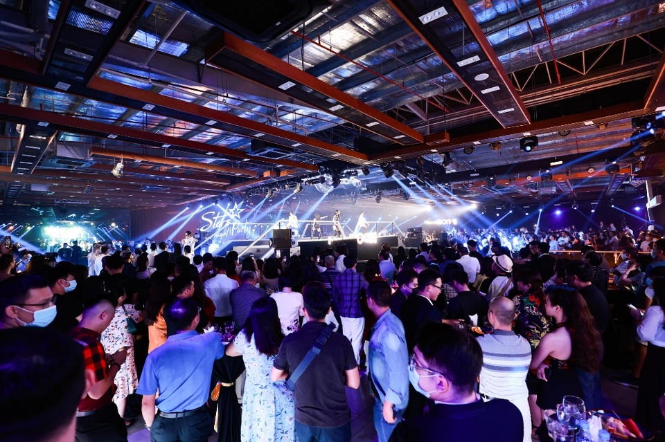 Điểm lại những điều ấn tượng nhất từ 4 đêm nhạc Stars By Night Party - 3 Điểm lại những điều ấn tượng nhất từ 4 đêm nhạc Stars By Night Party - 3