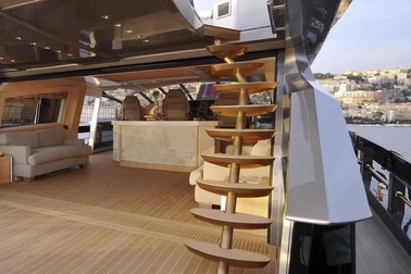 Sự thật tranh cãi của siêu du thuyền dát 100.000 kg vàng hay trò lừa bịp?