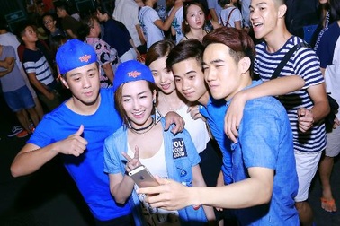 Trang Moon, Huyme hào hứng khám phá ẩm thực đường phố