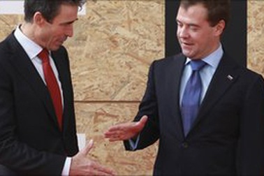 Hội nghị thượng đỉnh NATO và bước tiến lịch sử với Nga