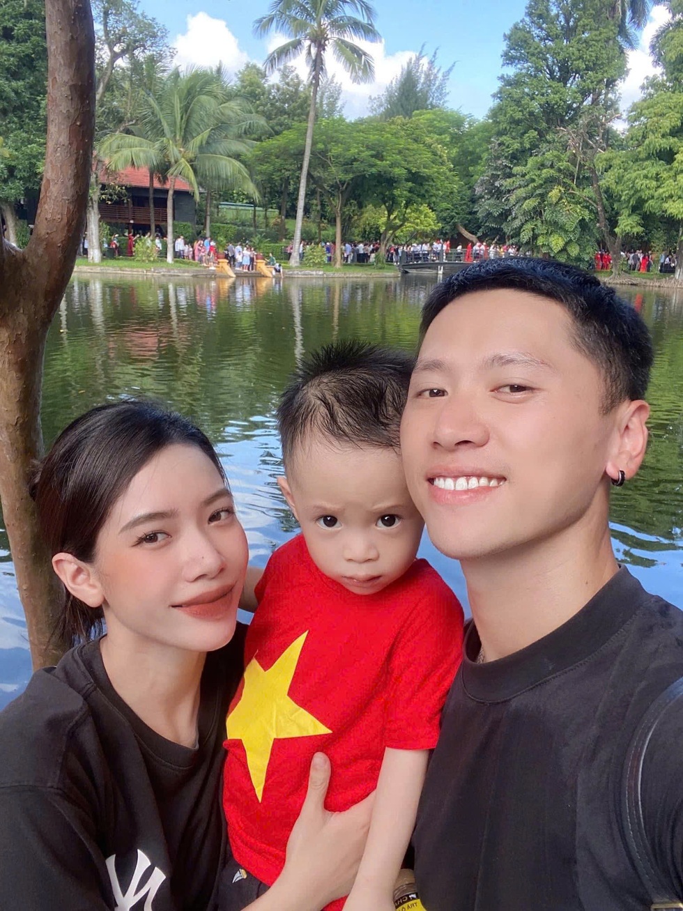 Hoàng Long vai Sen điên của Mưa đỏ: Bí mật cảnh bị đất vùi lấp gây ám ảnh - 6 Hoàng Long vai Sen điên của Mưa đỏ: Bí mật cảnh bị đất vùi lấp gây ám ảnh - 6