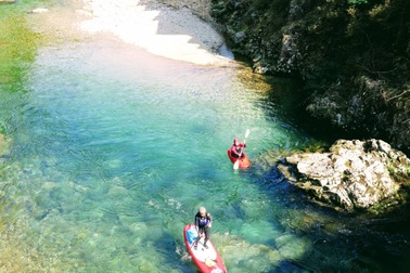 Chèo thuyền qua khe núi Sandankyo ngắm viên ngọc ẩn của xứ Phù Tang