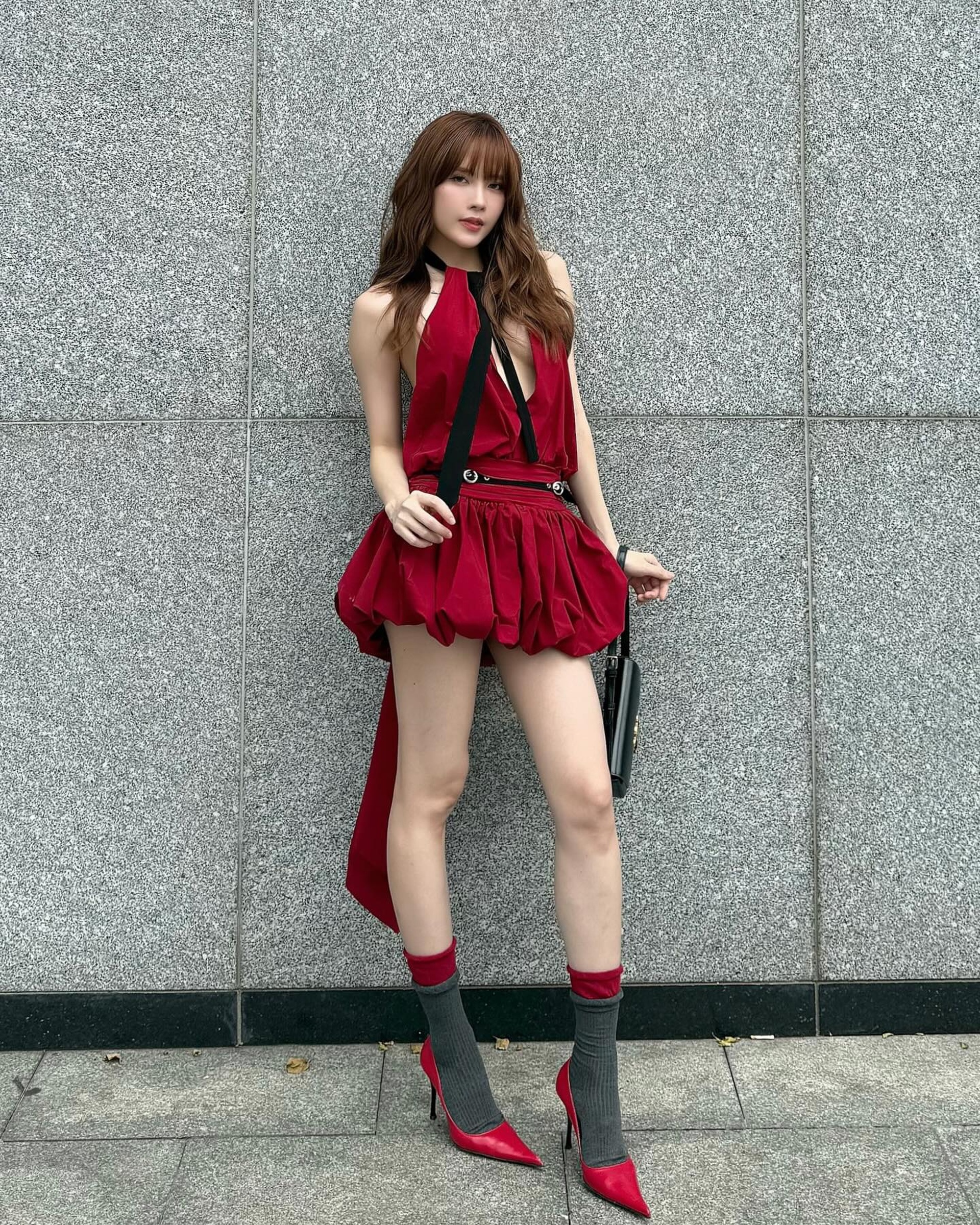 Thiều Bảo Trâm chuộng quần, váy siêu ngắn, khoe đôi chân dài miên man - 8 Thiều Bảo Trâm chuộng quần, váy siêu ngắn, khoe đôi chân dài miên man - 8