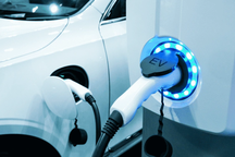 Giá xăng tăng cao, vì sao ô tô điện vẫn không là lựa chọn của đa số?