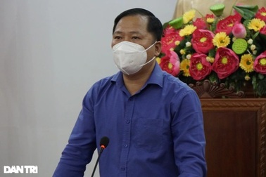 Giám đốc Sở đi chơi golf bị đình chỉ công tác 30 ngày