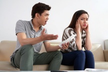 Bị chồng mắng giấu quỹ đen cho nhà ngoại, tôi nói câu khiến anh đau điếng