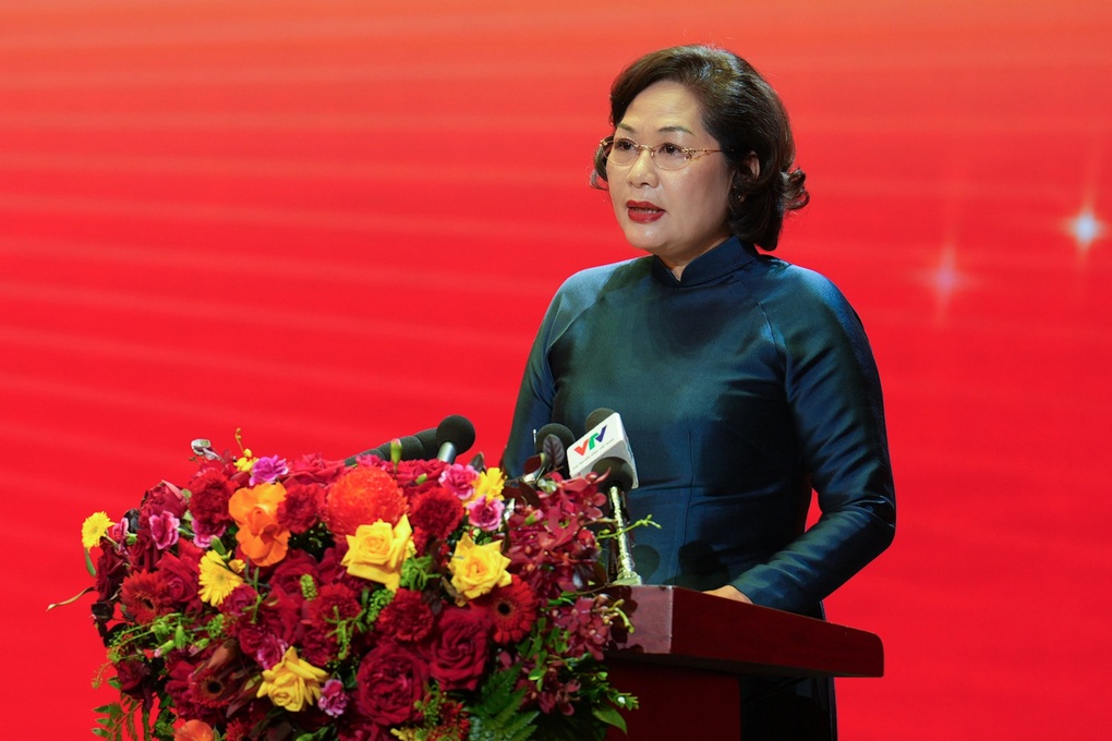 Thủ tướng: Ngành ngân hàng góp phần phát triển đất nước nhanh và bền vững - 1 Thủ tướng: Ngành ngân hàng góp phần phát triển đất nước nhanh và bền vững - 1