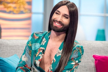 “Người đẹp có râu” bất ngờ thừa nhận nhiễm HIV