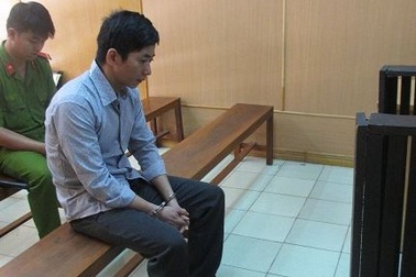 Bênh con gái, cha giết người
