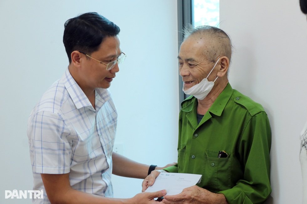 Bạn đọc Dân trí tiếp nguồn động viên người dân bị thiệt hại do bão Bualoi - 5 Bạn đọc Dân trí tiếp nguồn động viên người dân bị thiệt hại do bão Bualoi - 5