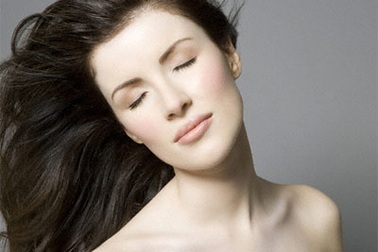 Phụ nữ thu hút nam giới ở điểm nào?