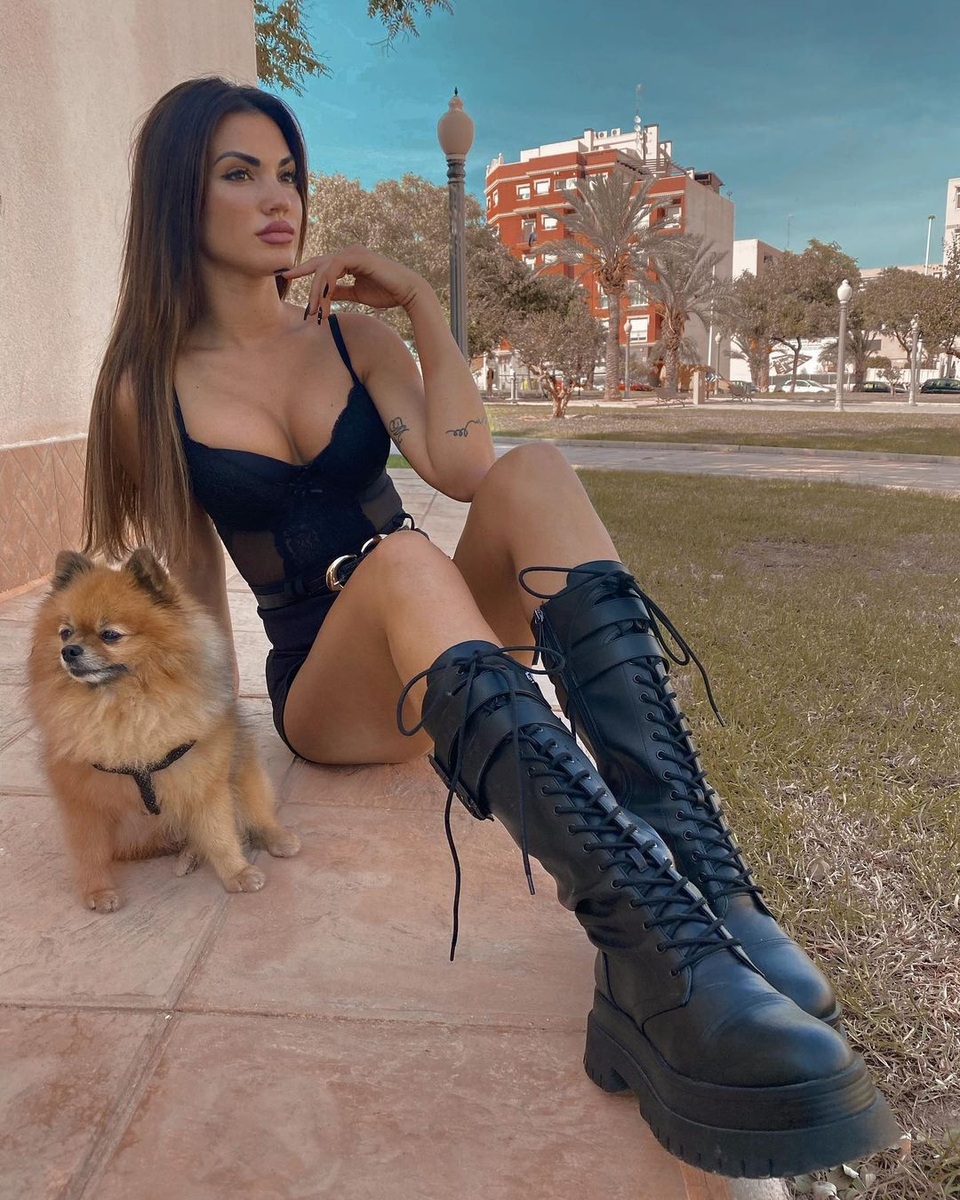 Neymar bất ngờ thả thính chân dài bốc lửa - 1 Neymar bất ngờ thả thính chân dài bốc lửa - 1