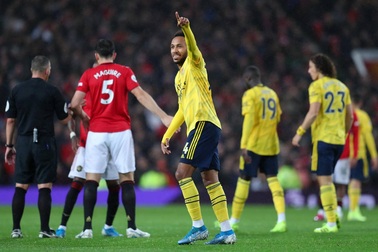 Điểm tựa Emirates sẽ giúp Arsenal thăng hoa?