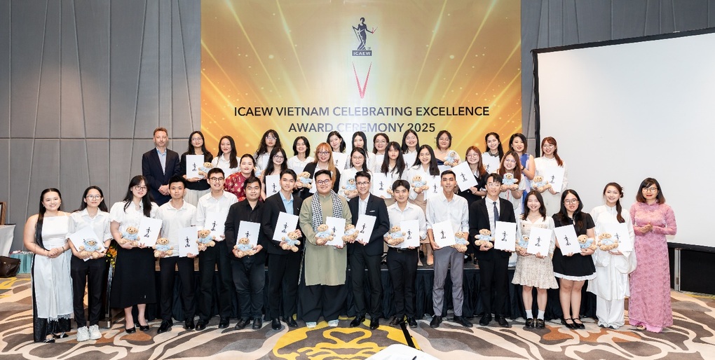 ICAEW vinh danh hội viên và học viên xuất sắc tại Việt Nam - 2 ICAEW vinh danh hội viên và học viên xuất sắc tại Việt Nam - 2