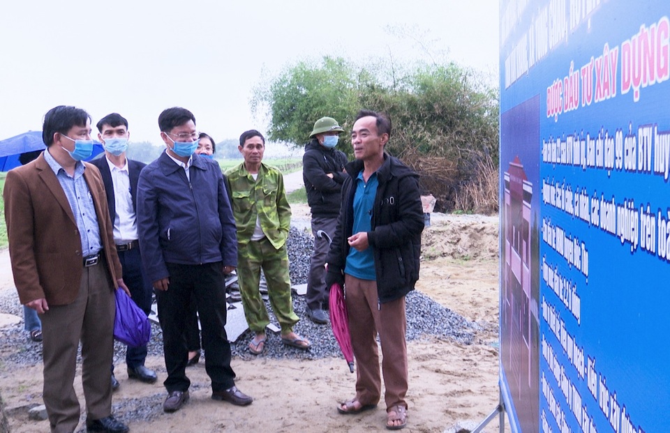Giải ngân hàng chục tỷ đồng xây nhà chính sách cho người dân - 2 Giải ngân hàng chục tỷ đồng xây nhà chính sách cho người dân - 2