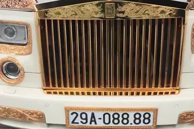 Clip dàn xe sang mang toàn biển số "khủng" khiến dân mạng xôn xao