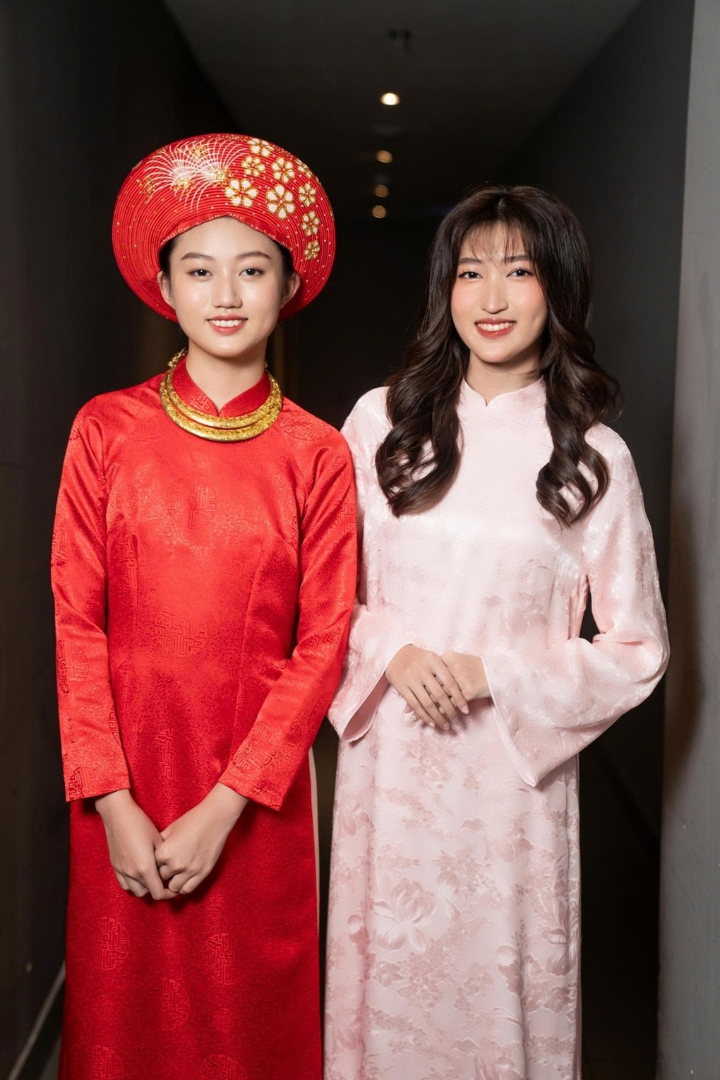 Mai Cát Vi và chị gái lần đầu diễn chung nhưng không thể vào rạp xem phim - 1 Mai Cát Vi và chị gái lần đầu diễn chung nhưng không thể vào rạp xem phim - 1
